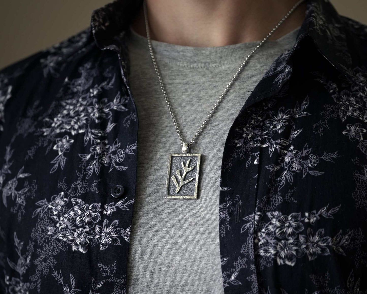 Fabriqué à la main Cthulhu HP Lovecraft Elder Sign Protection contre les dieux aînés Symbole Collier Pendentif Bijoux Amulette Laiton / 925 Argent Sterling