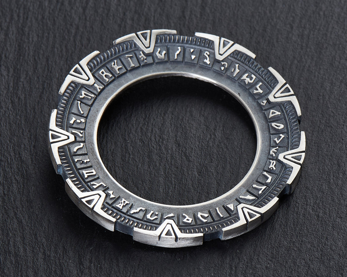 925 Sterling Silver / Brass Premium Quality Stargate SG1 Atlantis Universe Portal Pendant Necklace - Stargate Atlantis Jewelry Charm Amulet - Stargate Merchandise Cosplay - Baldur Jewelry