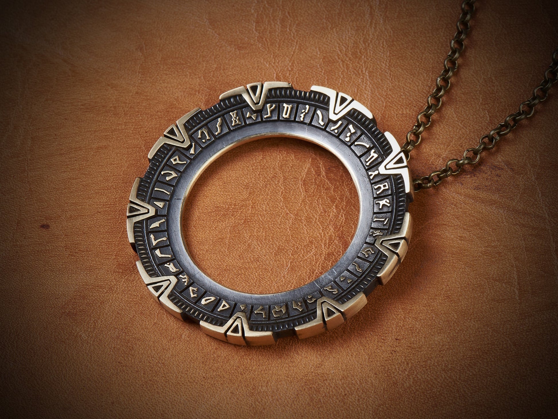 925 Sterling Silver / Brass Premium Quality Stargate SG1 Atlantis Universe Portal Pendant Necklace - Stargate Atlantis Jewelry Charm Amulet - Stargate Merchandise Cosplay - Baldur Jewelry