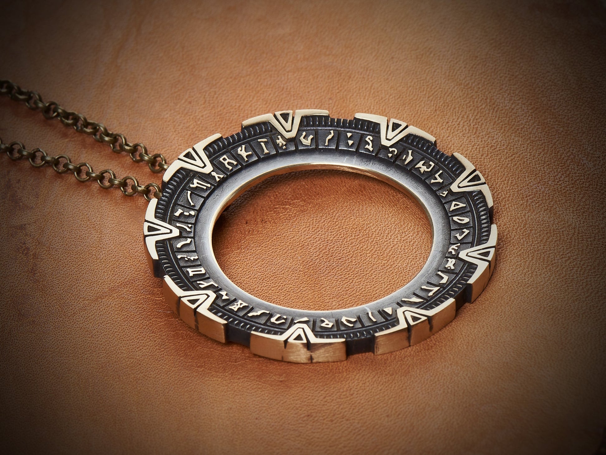 925 Sterling Silver / Brass Premium Quality Stargate SG1 Atlantis Universe Portal Pendant Necklace - Stargate Atlantis Jewelry Charm Amulet - Stargate Merchandise Cosplay - Baldur Jewelry