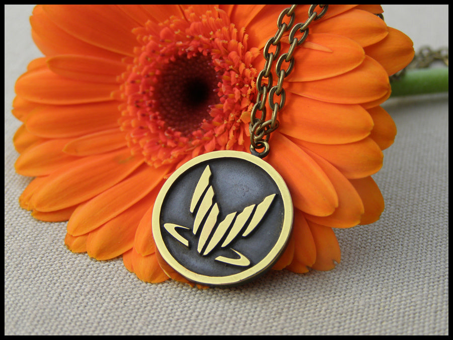 Mass Effect Spectre Pendant Necklace Amulet