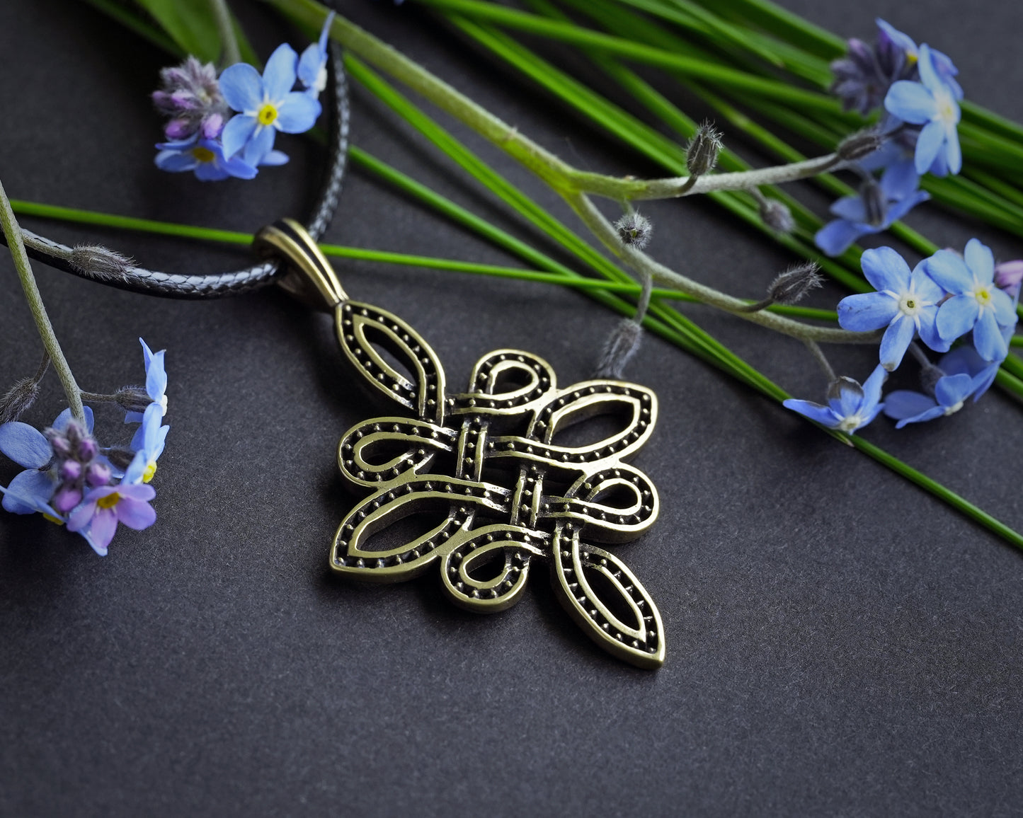 Handmade Tibetan Endless Love Knot Necklace Pendant for Women Japanese Meaningful Meditation Buddhist Jewelry With Adjustable String