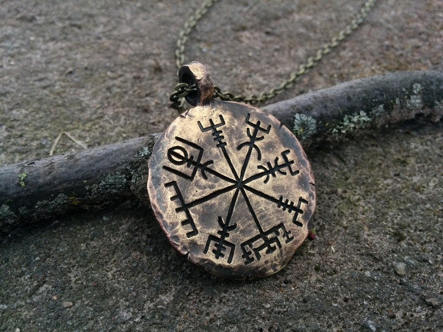 Vegvisir Necklace - Viking Compass - Traveler's Protective Pendant With Chain - Viking Jewelry for Protection and Guidance