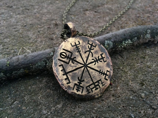 Men Compass Necklace Boyfriend Gifts Mens Guiding Pendant Gift Hand Hammered Texture - Baldur Jewelry
