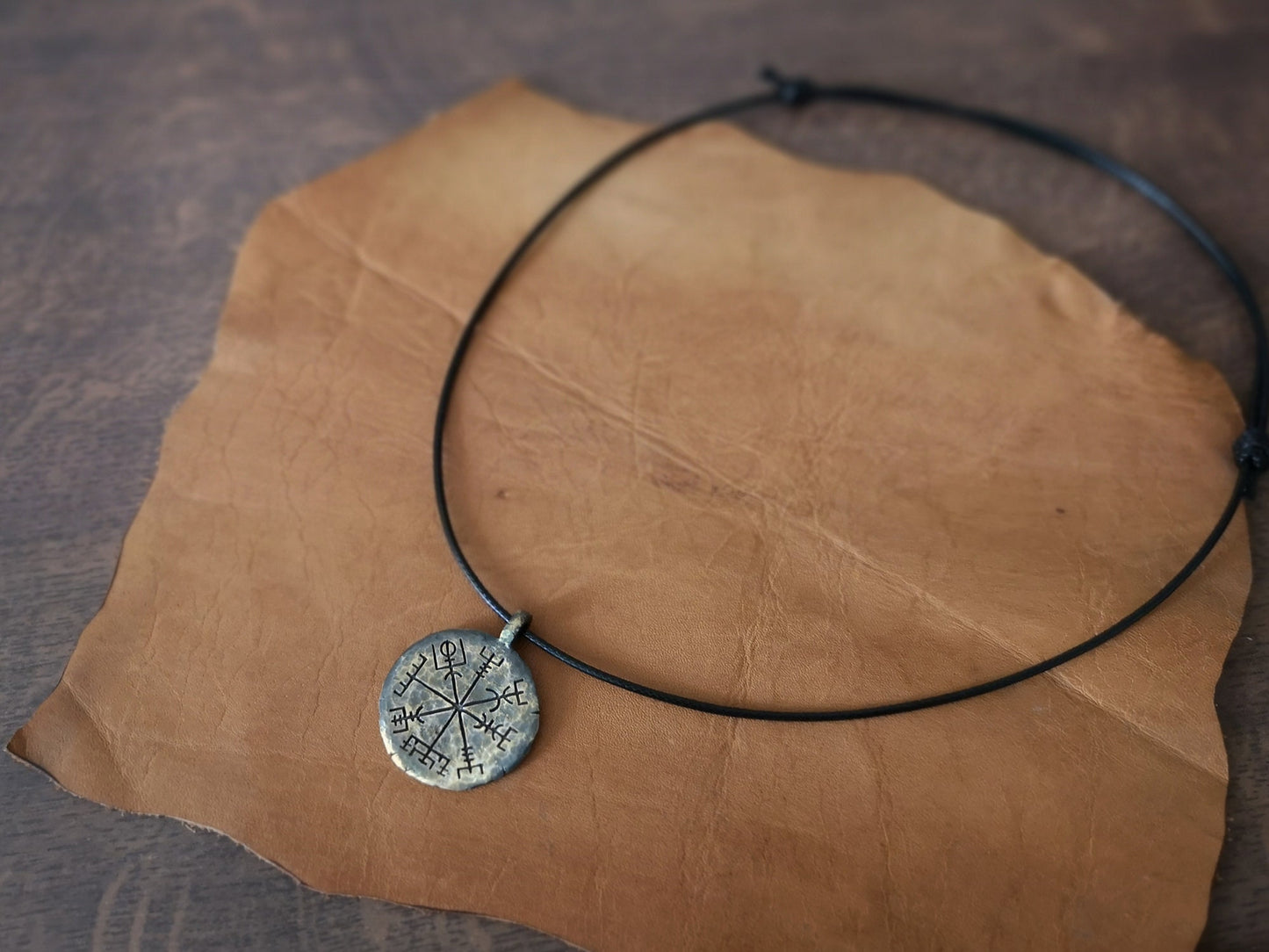 Vegvisir Necklace - Viking Compass - Traveler's Protective Pendant With Chain - Viking Jewelry for Protection and Guidance