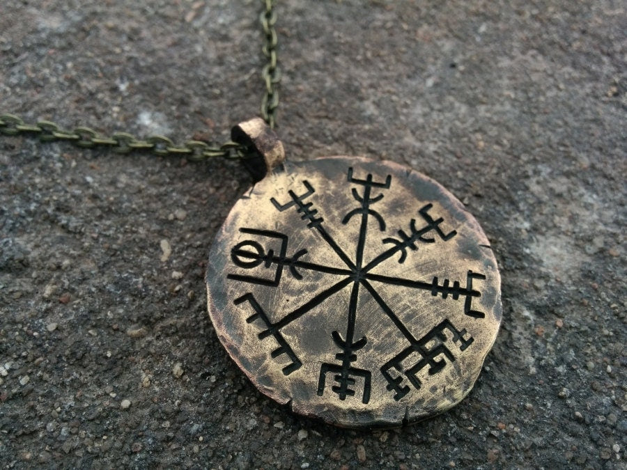 Vegvisir Necklace - Viking Compass - Traveler's Protective Pendant With Chain - Viking Jewelry for Protection and Guidance