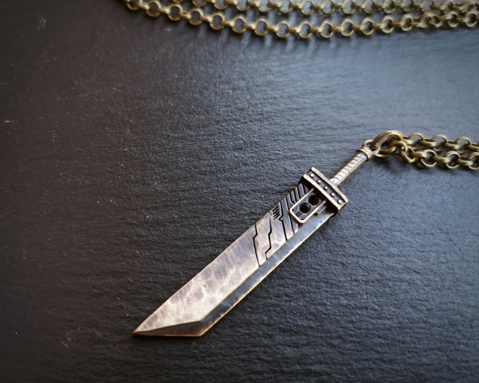 Final Fantasy VII Hand Hammered Battleworn Cloud Buster Sword Necklace Pendant Jewelry - Baldur Jewelry