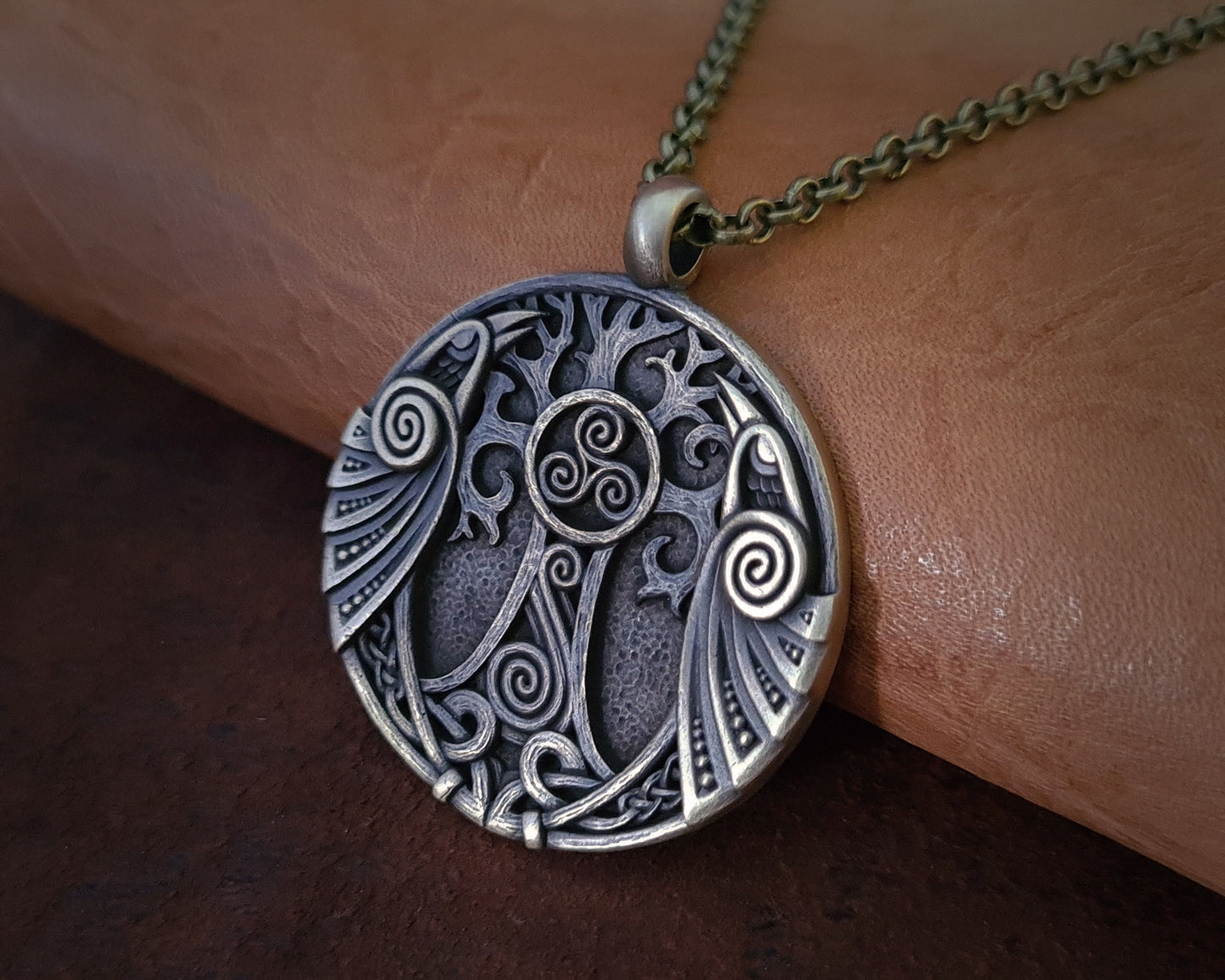 Collier arbre de vie Triskelion corbeaux chamaniques Yggdrasil corbeau Huginn Muninn pendentif amulette Talisman bijoux médaillon pour hommes et femmes