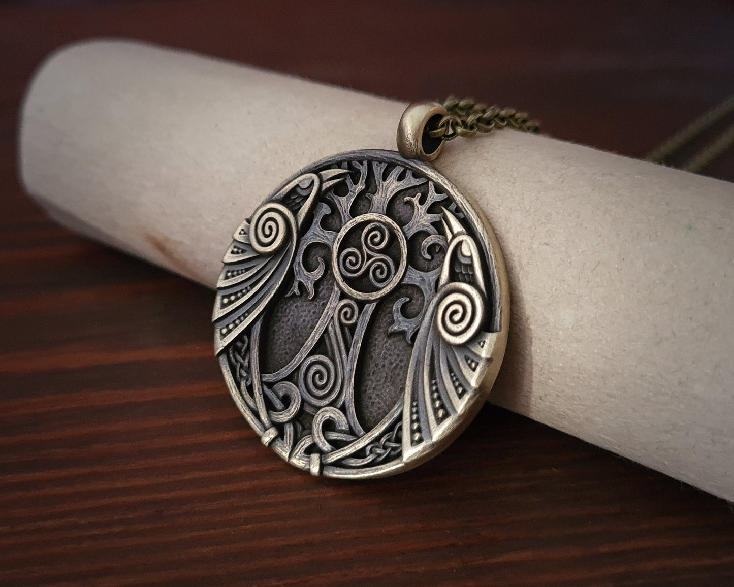 Collier arbre de vie Triskelion corbeaux chamaniques Yggdrasil corbeau Huginn Muninn pendentif amulette Talisman bijoux médaillon pour hommes et femmes