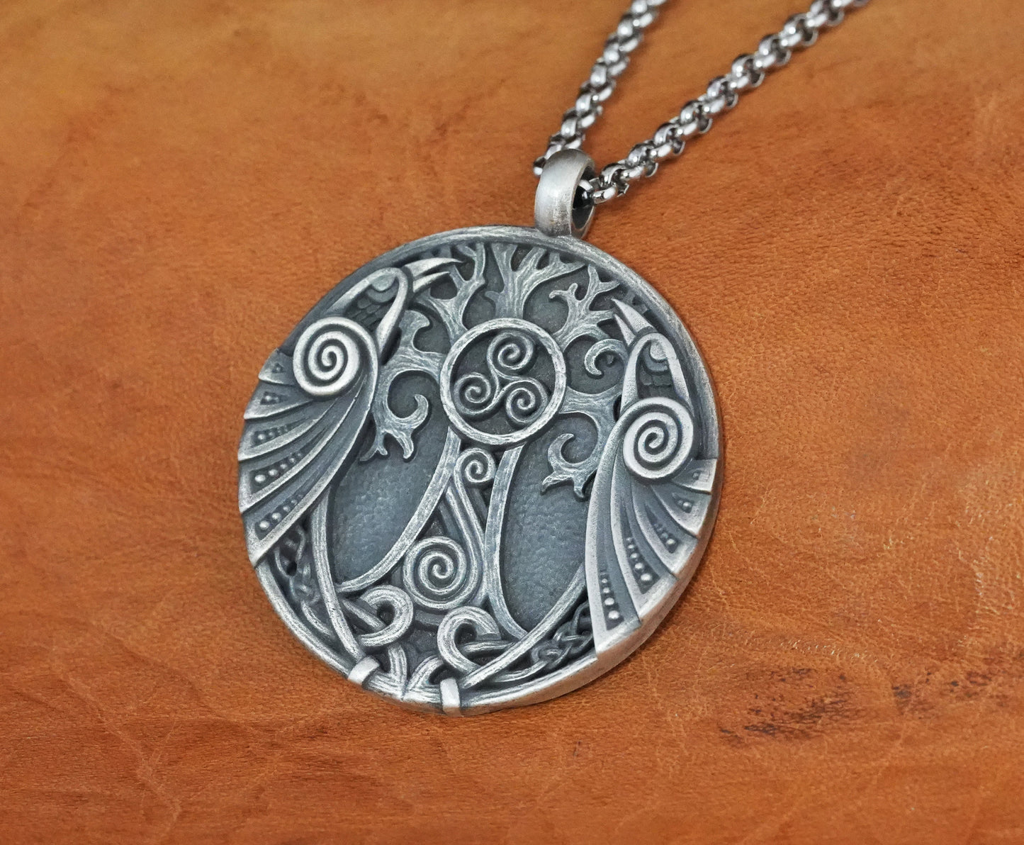 Collier arbre de vie Triskelion corbeaux chamaniques Yggdrasil corbeau Huginn Muninn pendentif amulette Talisman bijoux médaillon pour hommes et femmes