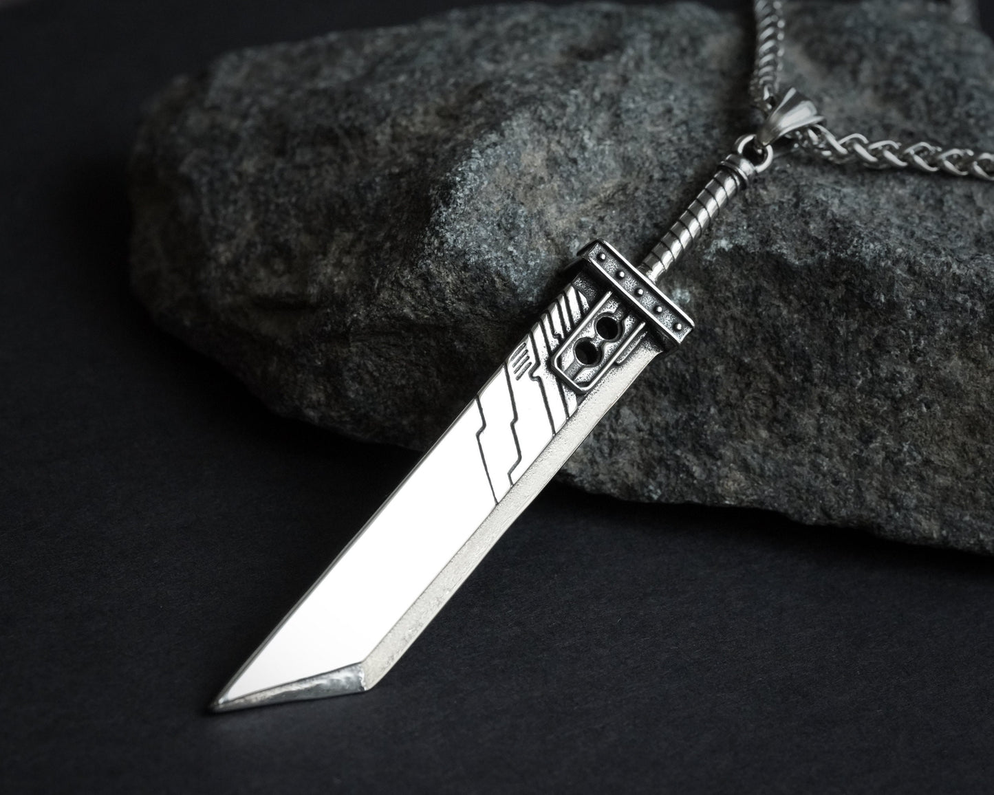 FF Final Fantasy VII Cloud Buster Schwert Extra groß Schwarz Gold Silber Halskette Anhänger Schmuck Schlüsselanhänger