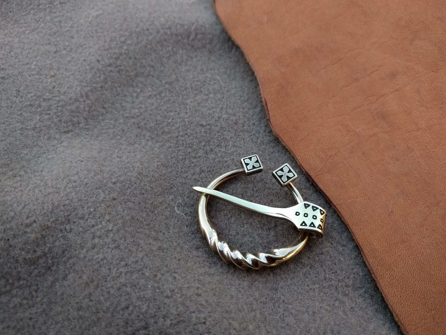 Viking Norse Hiqh Quality Penannular Brooch Cloak Clasp Shawl Pin Jewelry - Baldur Jewelry