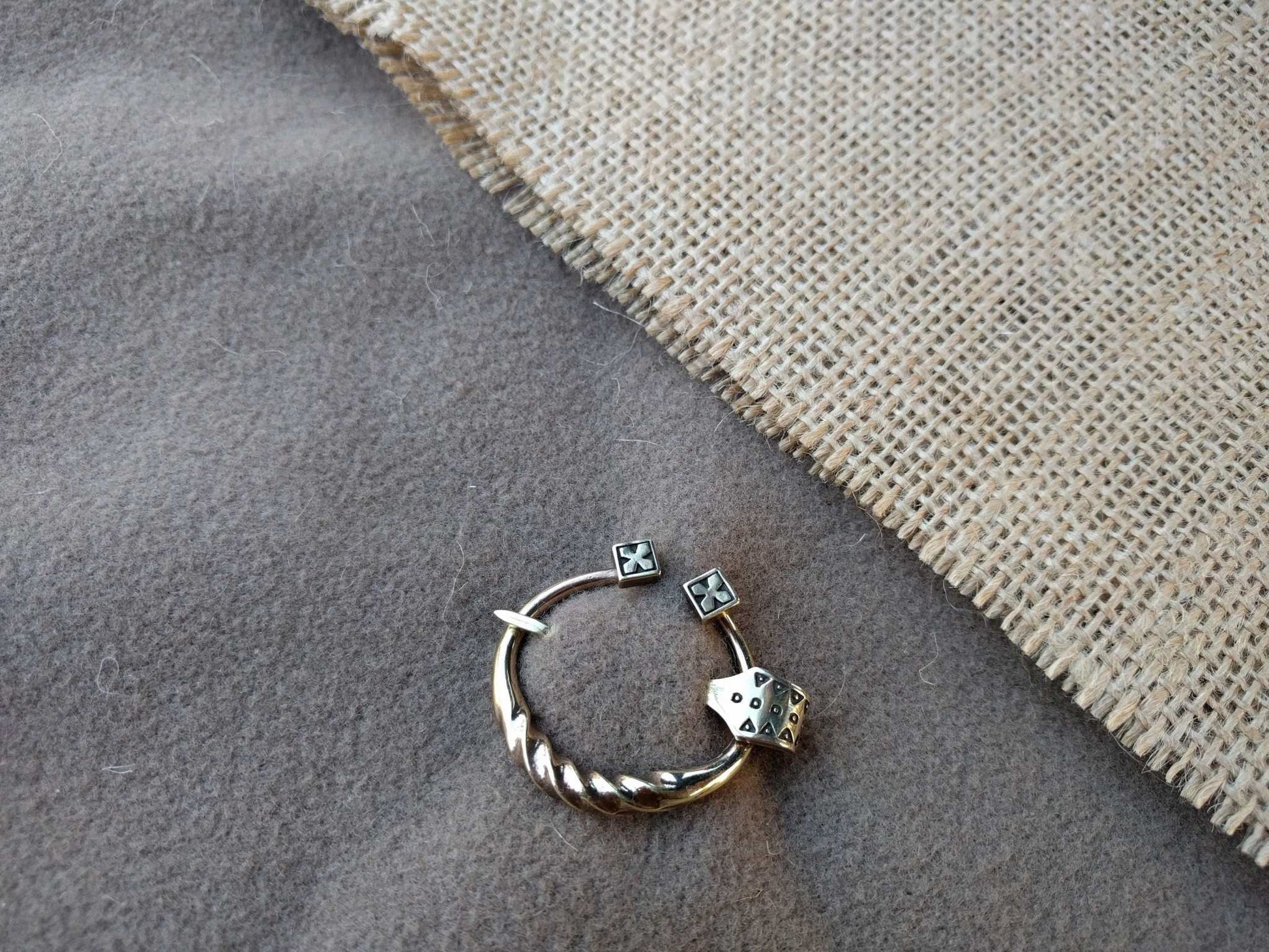 Viking Norse Hiqh Quality Penannular Brooch Cloak Clasp Shawl Pin Jewelry - Baldur Jewelry