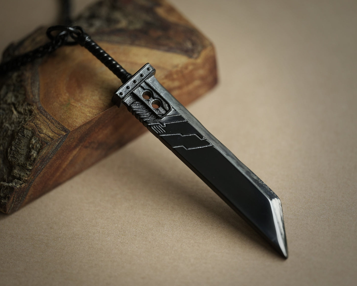 FF Final Fantasy VII Cloud Buster Schwert Extra groß Schwarz Gold Silber Halskette Anhänger Schmuck Schlüsselanhänger