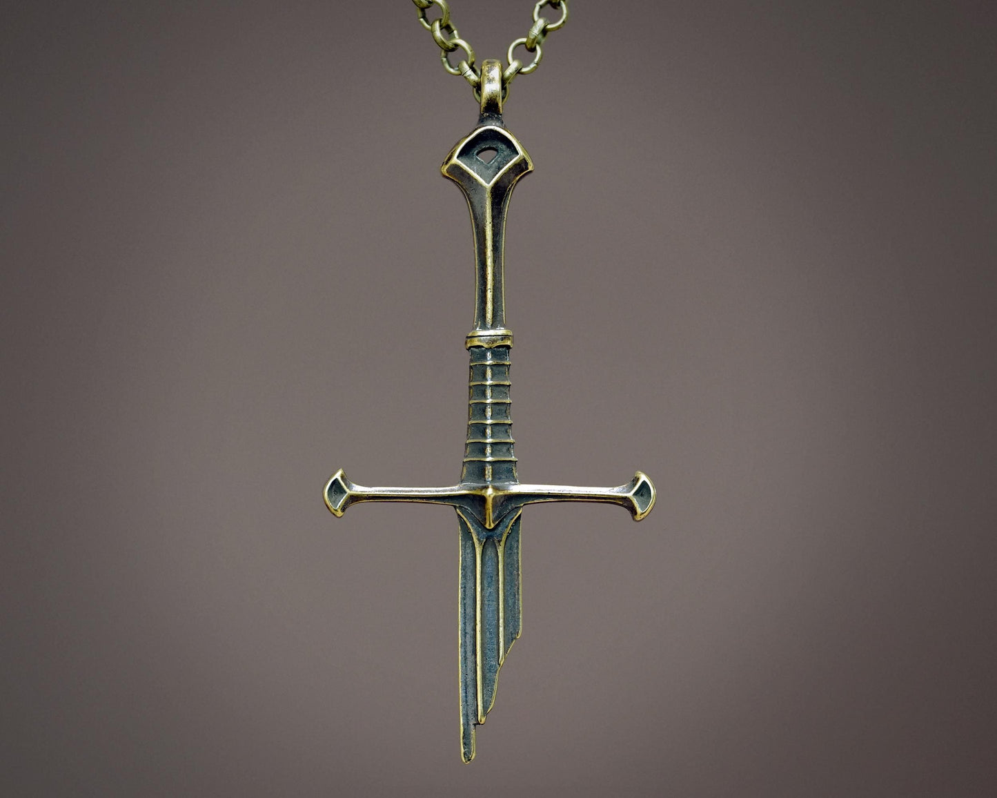 LOTR Herr der Ringe Fantasy Narsil Elven Punk Broken Sword Halskette – Ein legendäres Stück Mittelerde-Geschichte Anhänger Schmuck Cosplay Geschenk für Männer Frauen