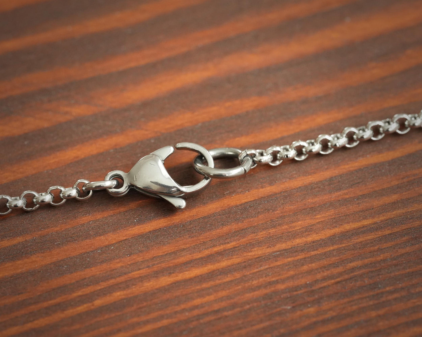 LOTR Herr der Ringe Fantasy Narsil Elven Punk Broken Sword Halskette – Ein legendäres Stück Mittelerde-Geschichte Anhänger Schmuck Cosplay Geschenk für Männer Frauen