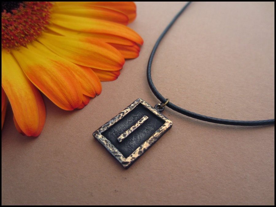Viking Isa Rune Pendant - Ice and clarity - Baldur Jewelry