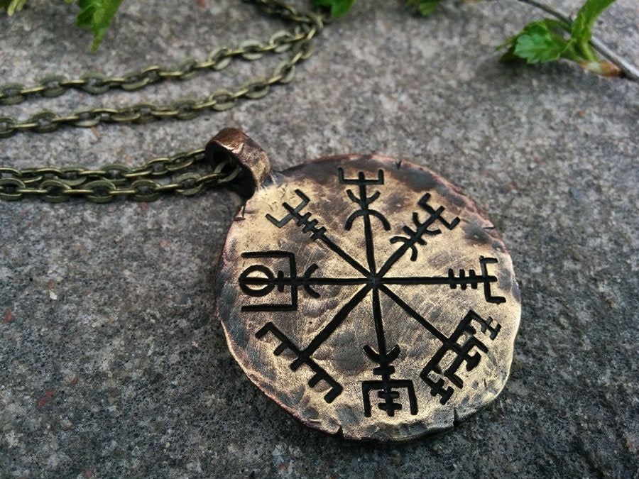 Vegvisir Necklace - Viking Compass - Traveler's Protective Pendant With Chain - Viking Jewelry for Protection and Guidance