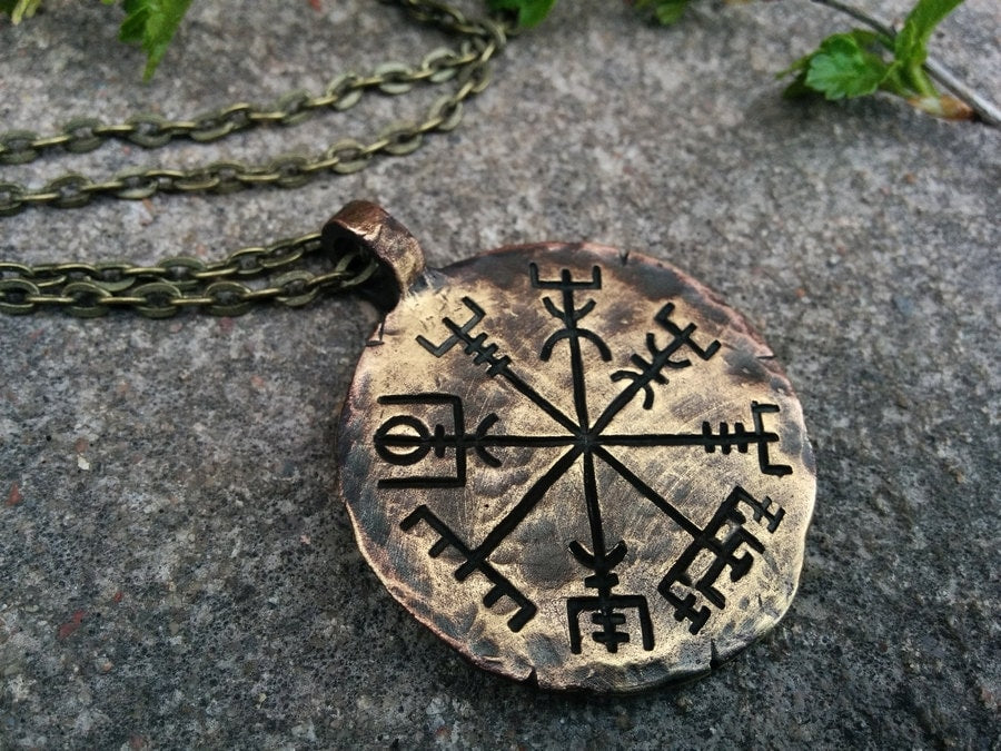Men Compass Necklace Boyfriend Gifts Mens Guiding Pendant Gift Hand Hammered Texture - Baldur Jewelry
