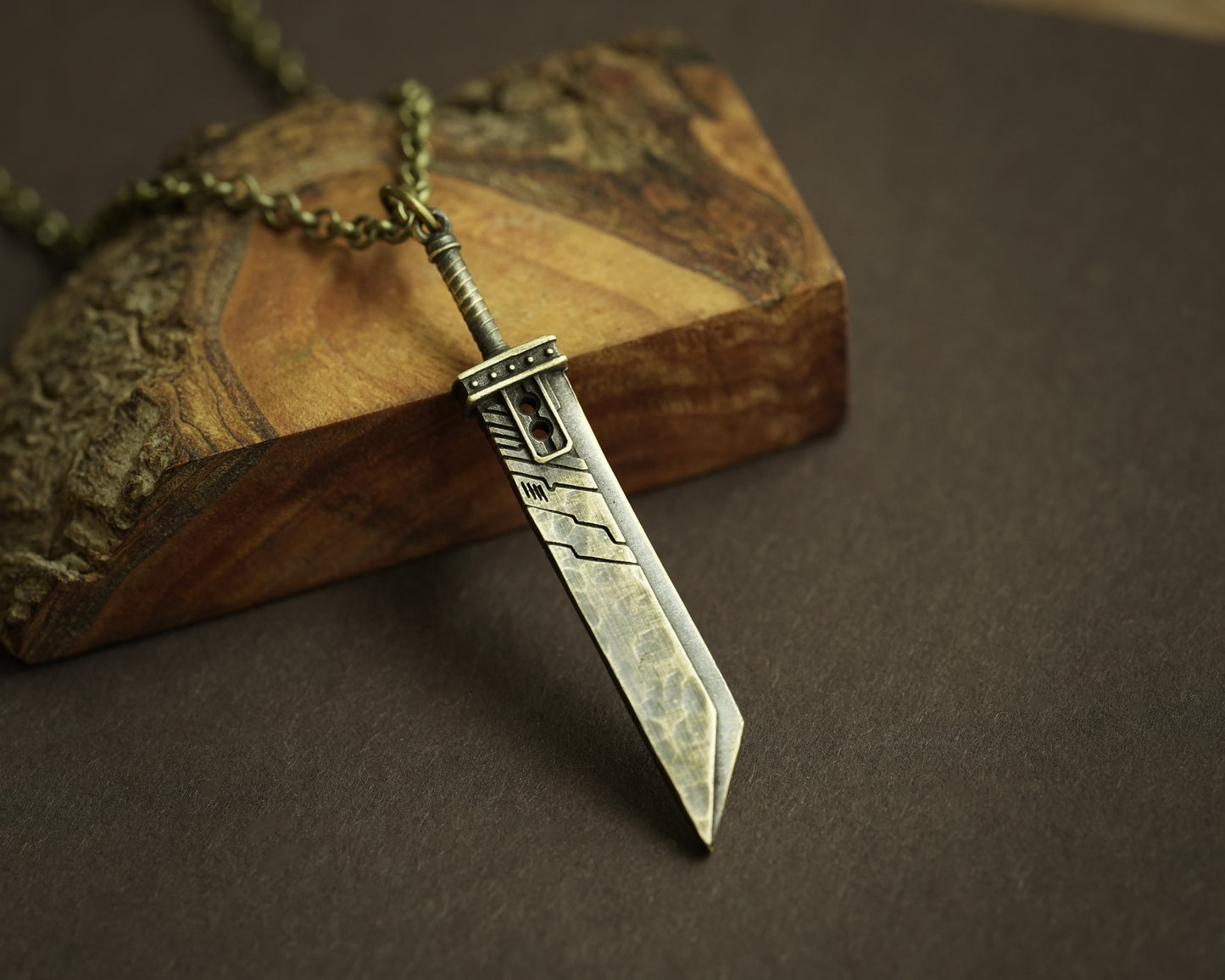 Final Fantasy VII Hand Hammered Battleworn Cloud Buster Sword Necklace Pendant Jewelry