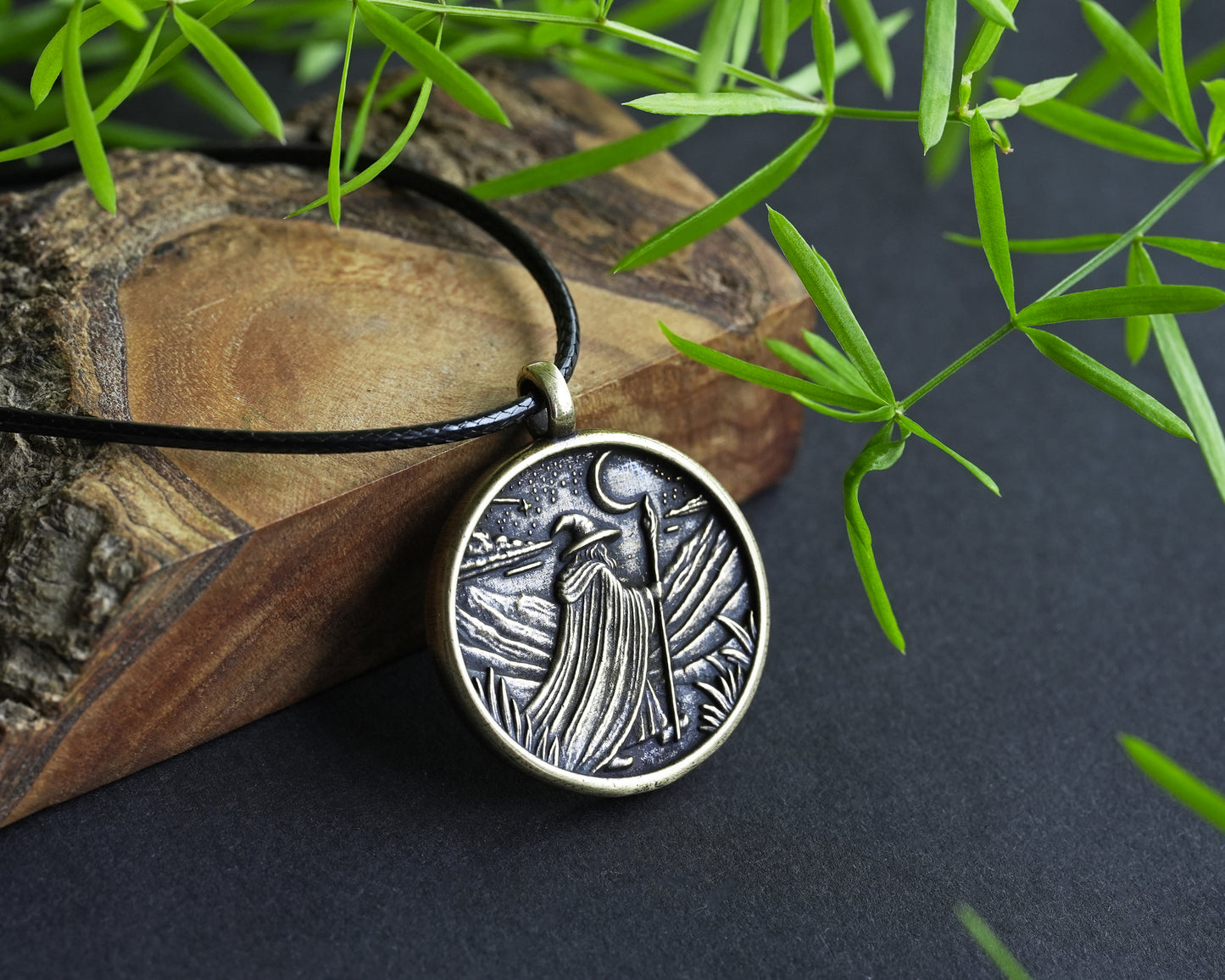 Pendentif de collier Yin Yang d'aspect ancien martelé à la main pour hommes et femmes avec chaîne réglable