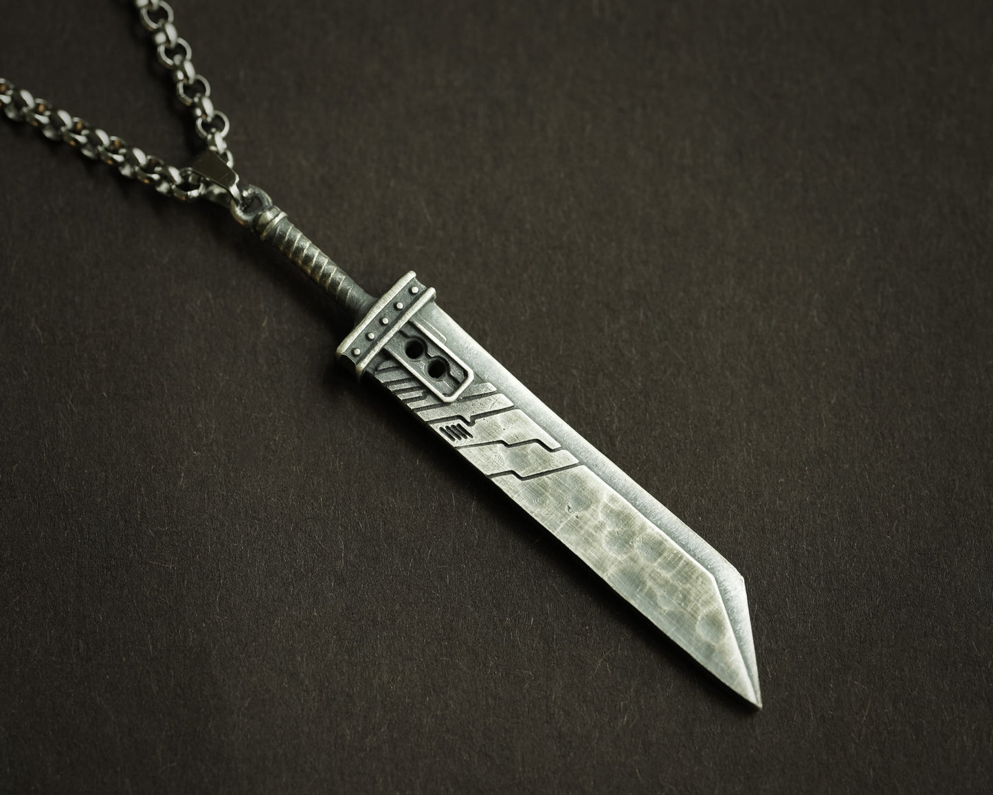 Final Fantasy VII Cloud Buster Sword Necklace Pendant Jewelry