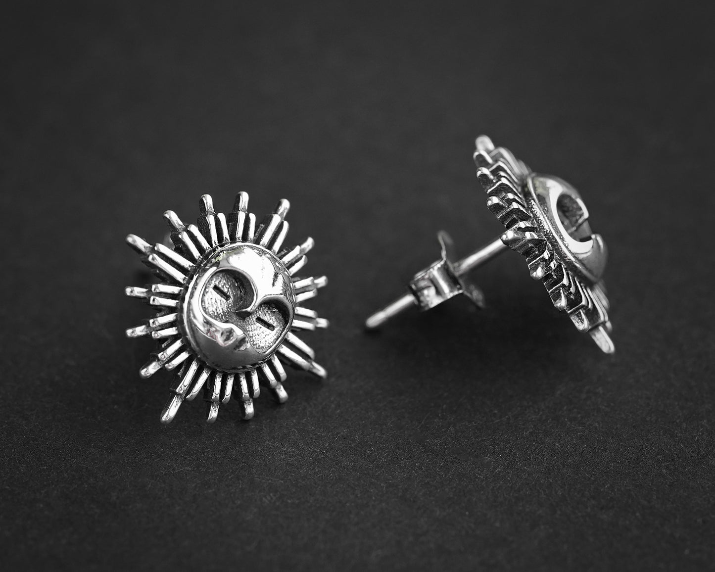 Esquie Mask Earrings - Expedition 33 Fantasy Game Jewelry - Clair Obscur 925 Sterling Silver Stud