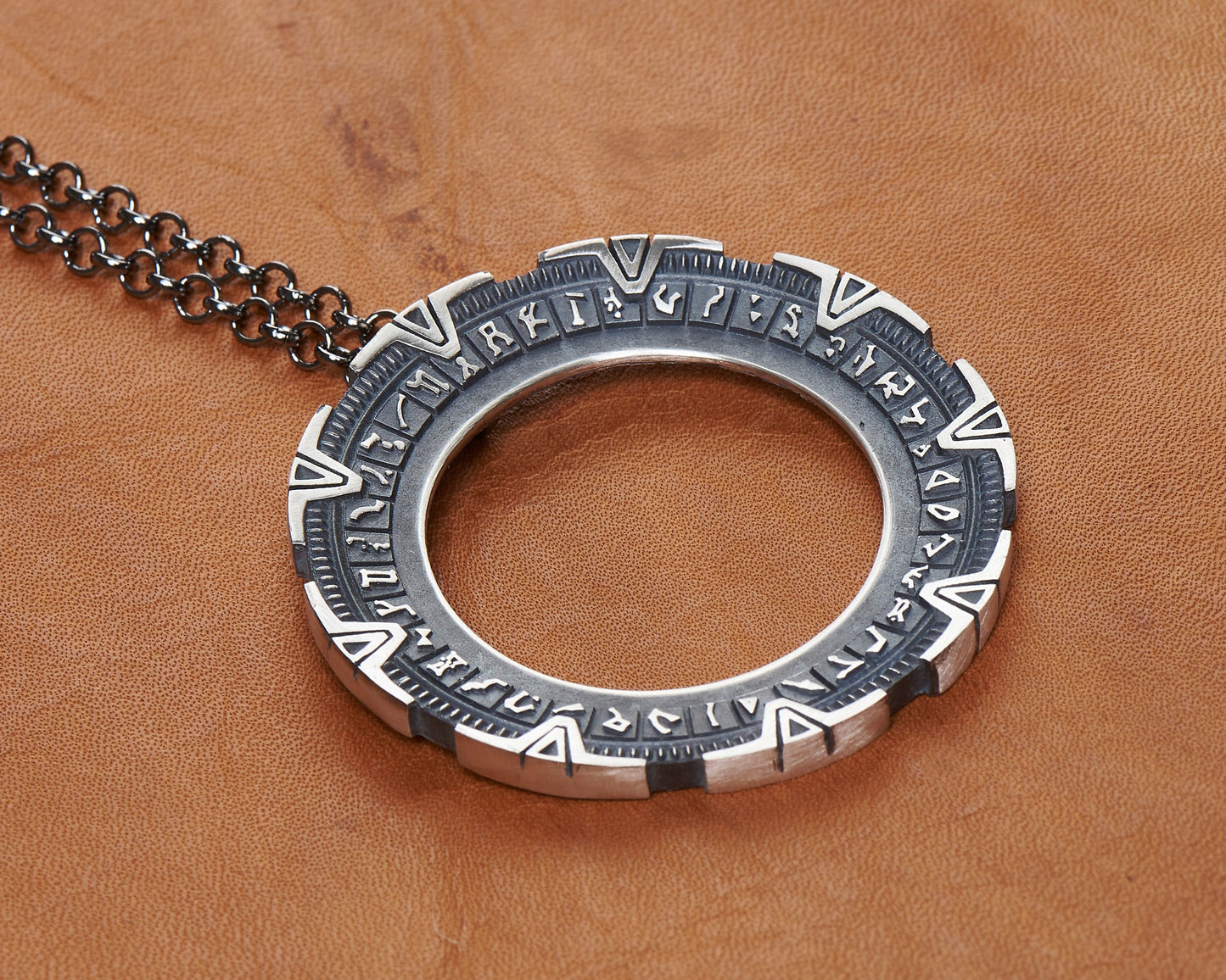 925 Sterling Silver / Brass Premium Quality Stargate SG1 Atlantis Universe Portal Pendant Necklace - Stargate Atlantis Jewelry Charm Amulet - Stargate Merchandise Cosplay - Baldur Jewelry