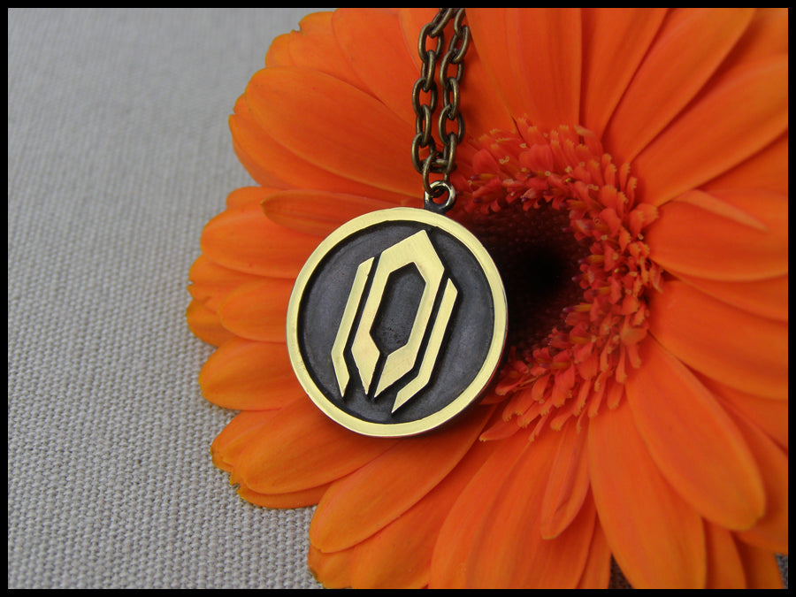 Collier pendentif amulette Cerberus de Mass Effect