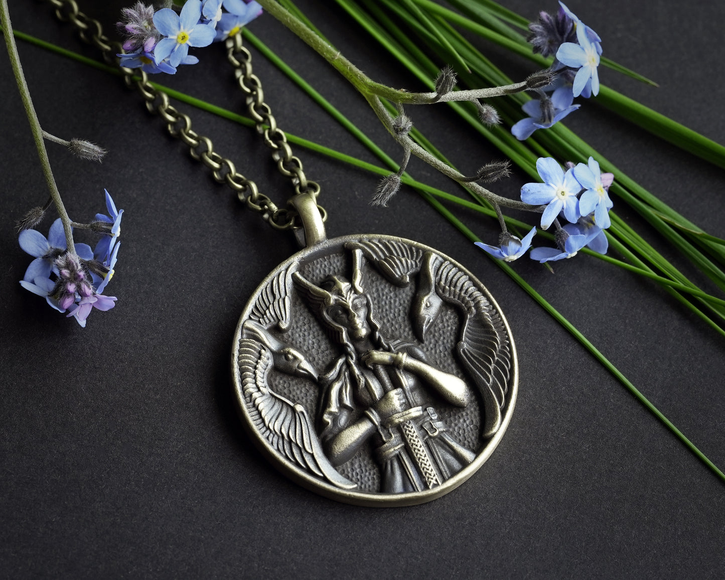 Viking Guardian Goddess Freya Valkyrie Shieldmaiden Necklace - Norse Odin Ravens Huginn Muninn - Protective Pendant With 22 Inch Chain
