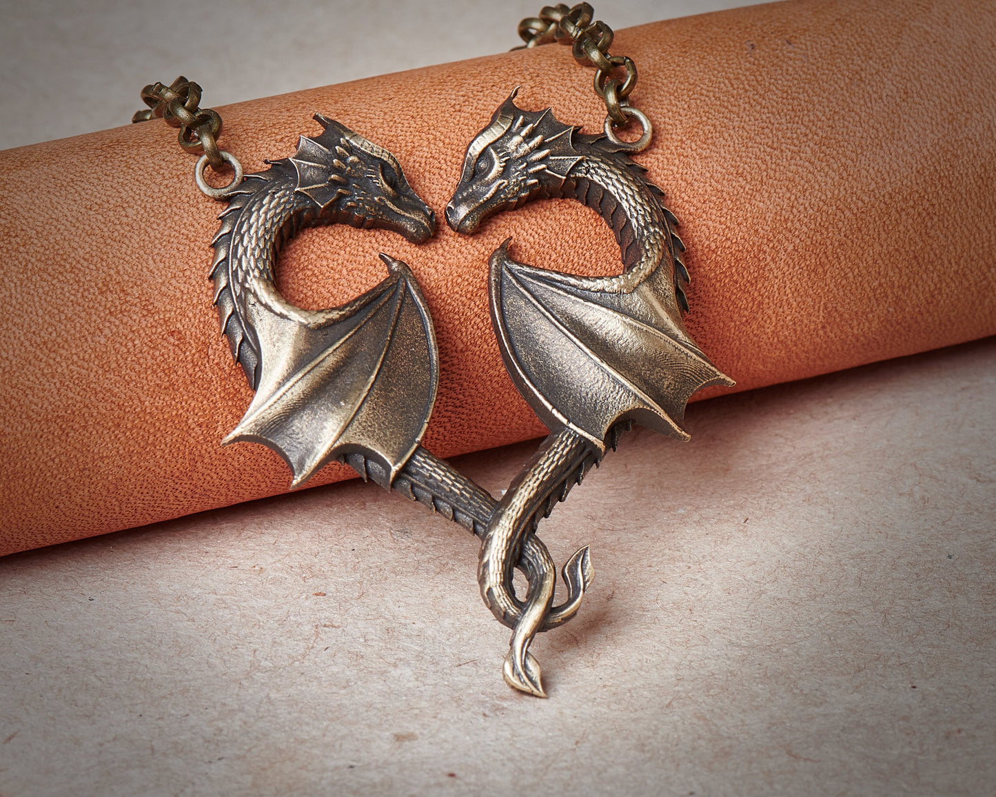 Collier Dragon coeur symbole d'amour pendentif bijoux collier pendentif