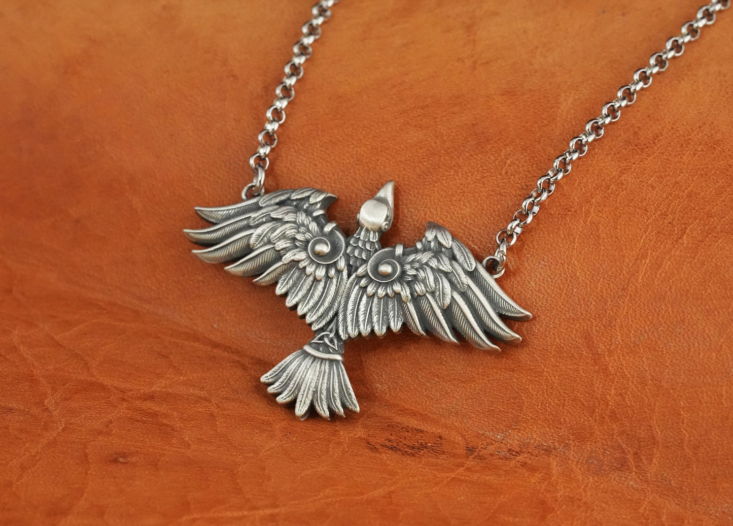 Keltische Phönix-Halskette „Ewiger Vogel aus Flammen“ für Frauen – Transformation und Belastbarkeit