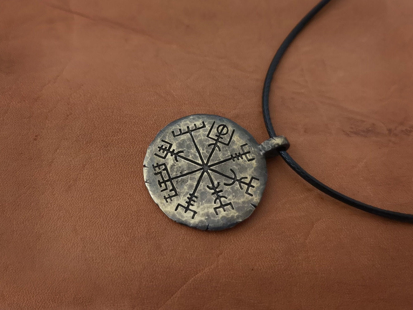 Viking Compass Vegvisir Norse Magical symbol to show way Pendant Necklace Jewelry - Baldur Jewelry