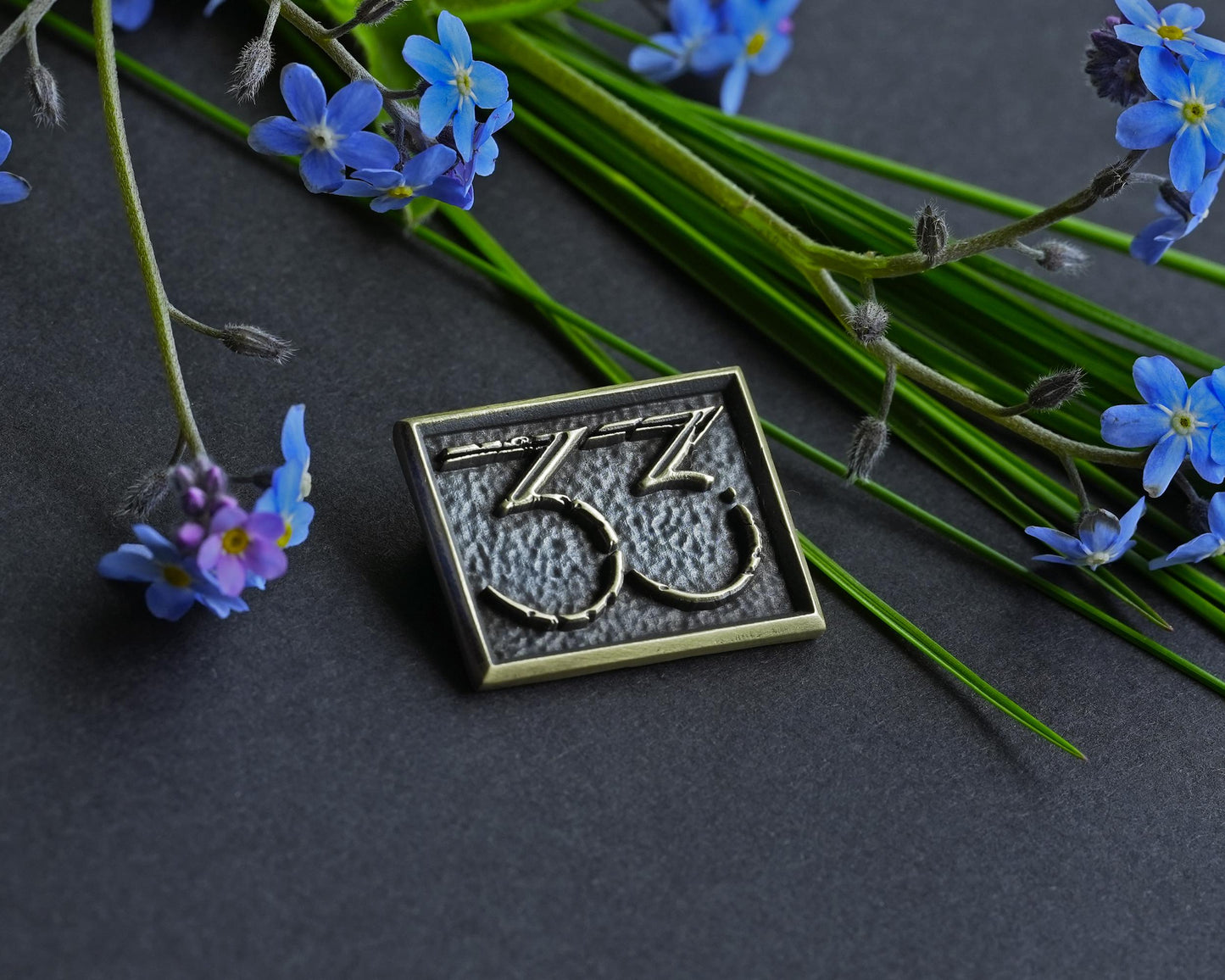 548833