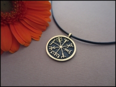Vegvisir - Viking Jewelry Compass Pendant